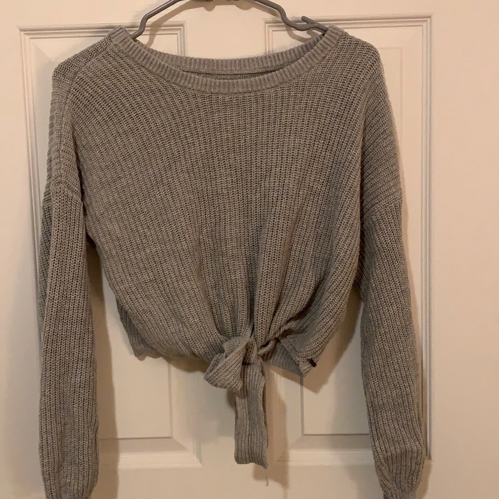 Cropped gray sweater